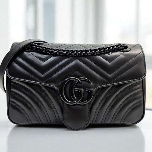 Gucci Handbags - ✨️Excellent Condition Authentic Gucci GG Marmont Black Medium Shoulder Bag